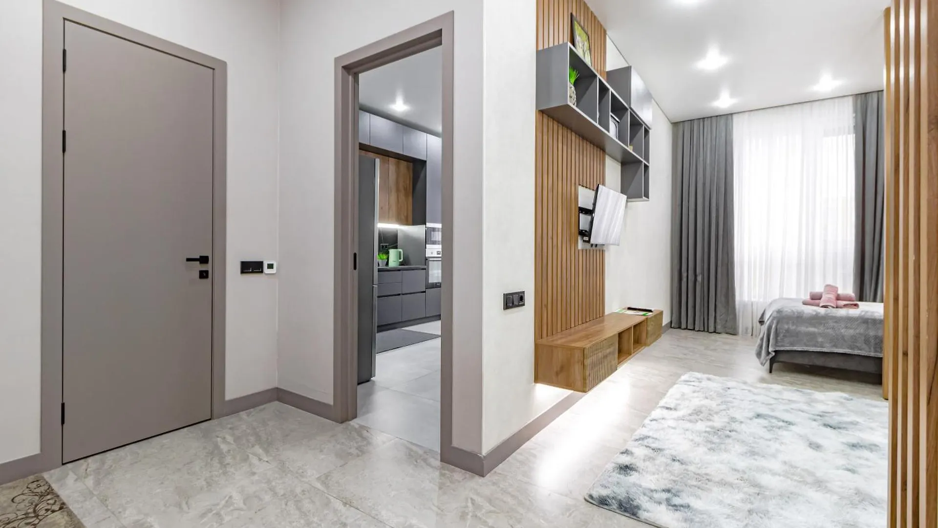 Красотка В Сером Apartment Nur-Sultan