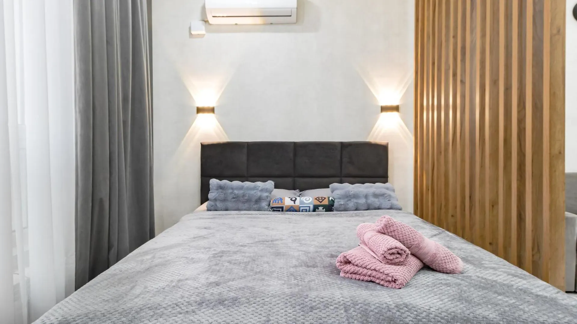Красотка В Сером Apartment Nur-Sultan
